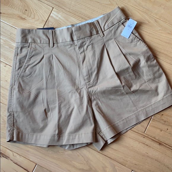 GAP Pants - NWT Gap High Rise pleated short